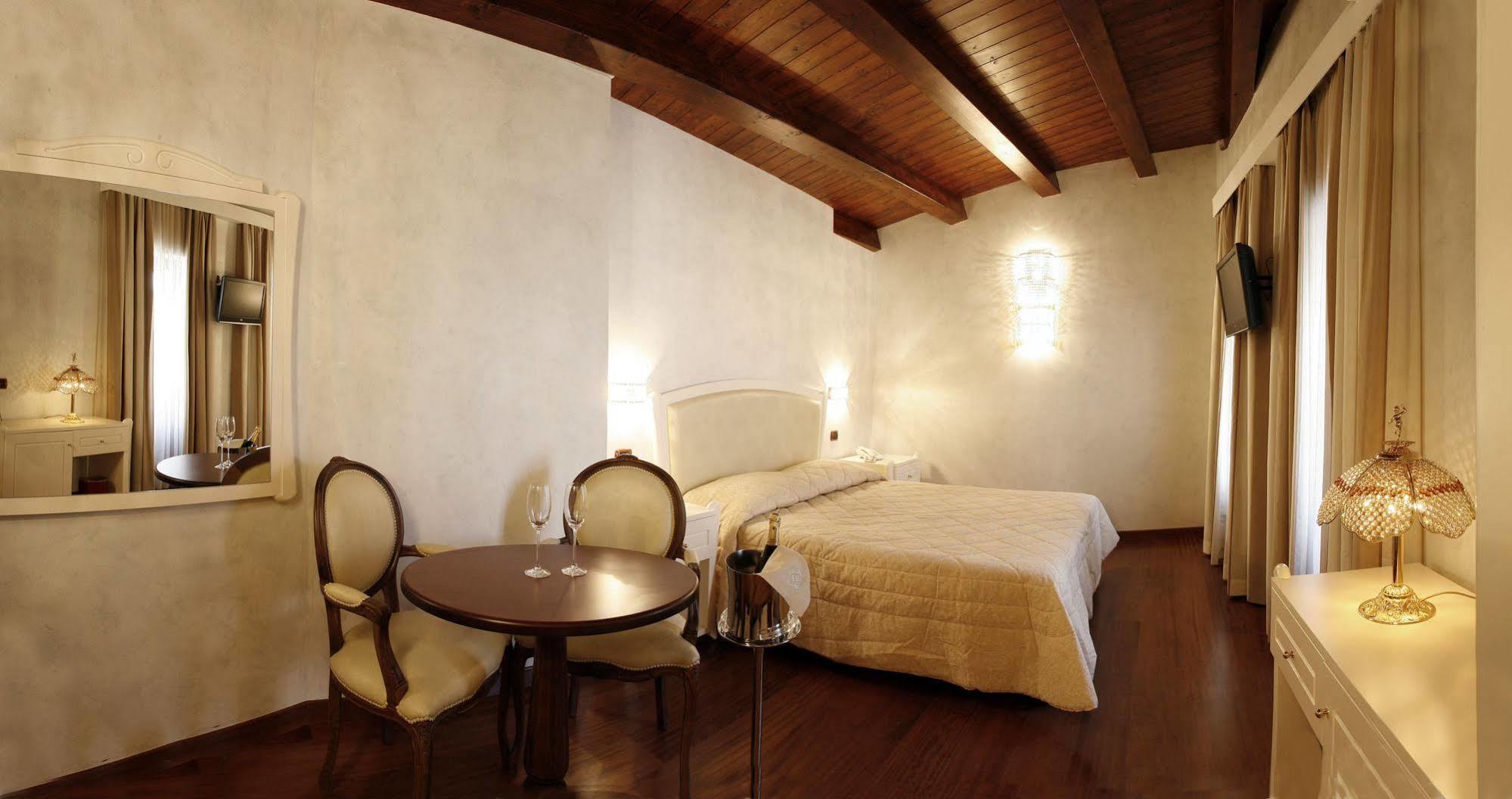 Hotel Rojan Sulmona Eksteriør bilde
