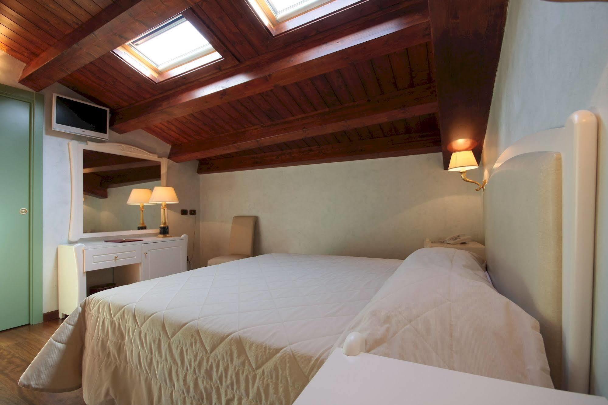 Hotel Rojan Sulmona Eksteriør bilde