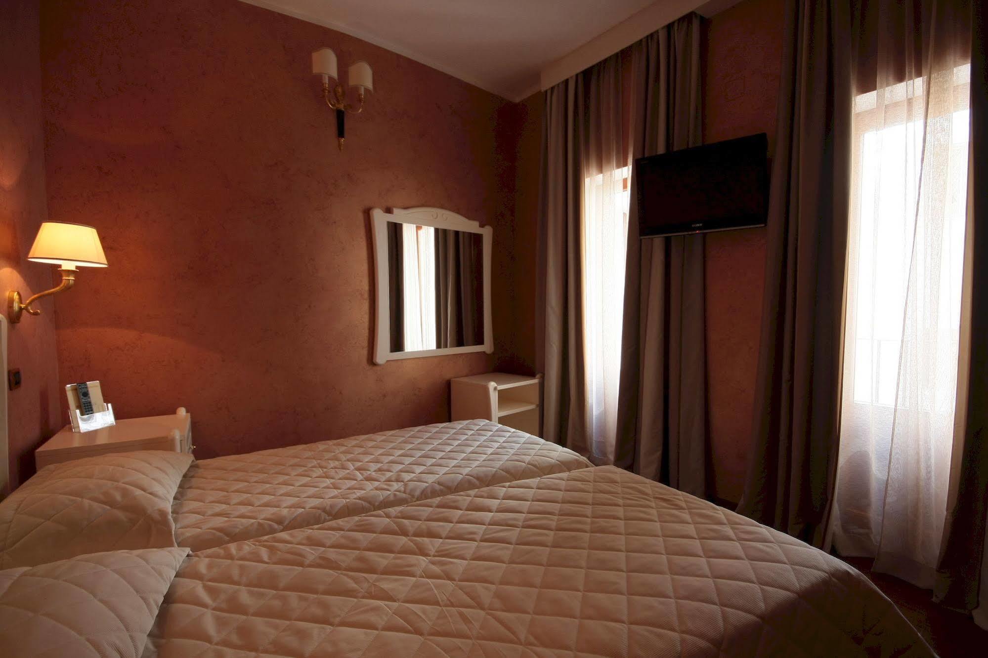 Hotel Rojan Sulmona Eksteriør bilde