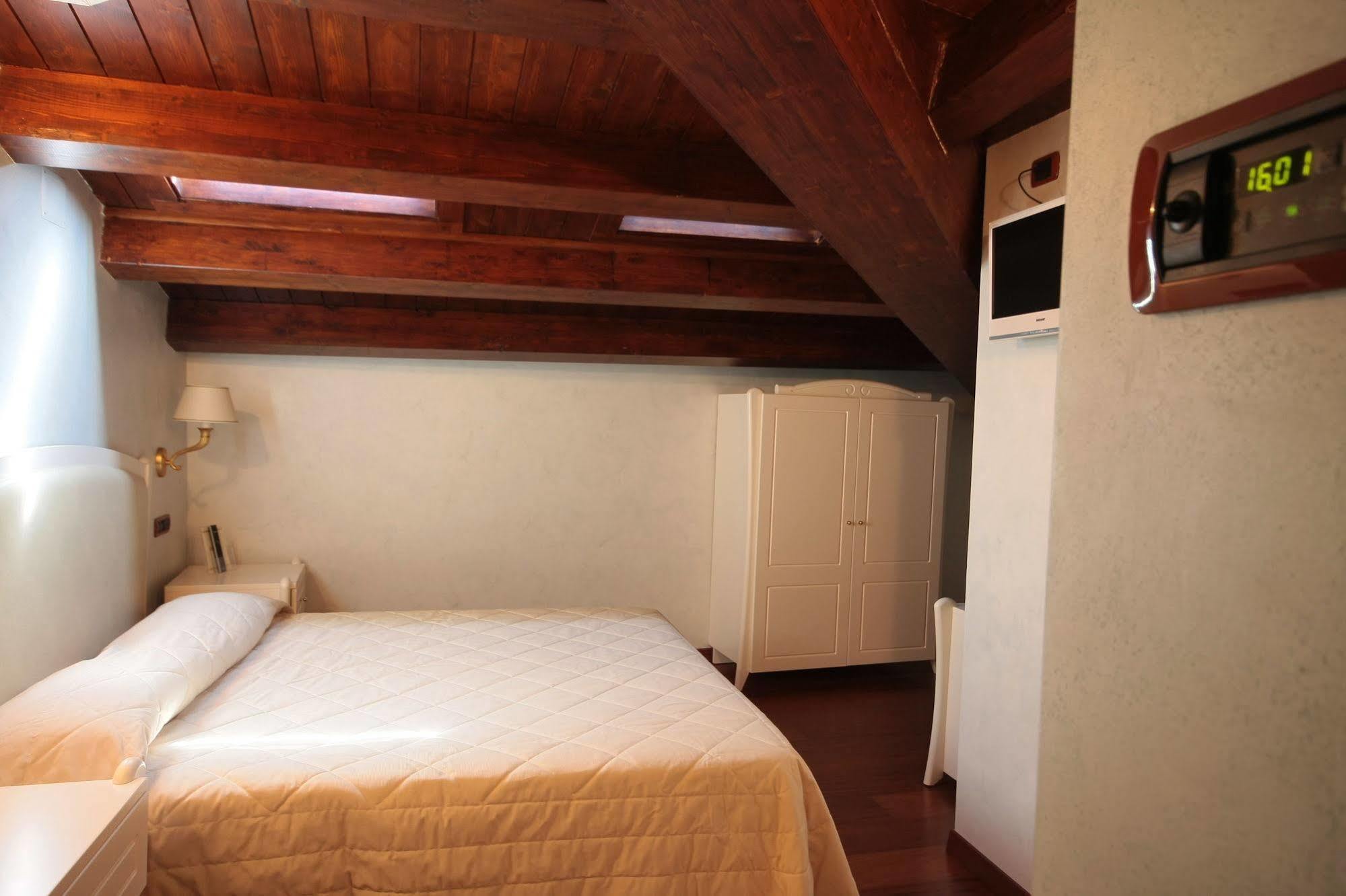 Hotel Rojan Sulmona Eksteriør bilde